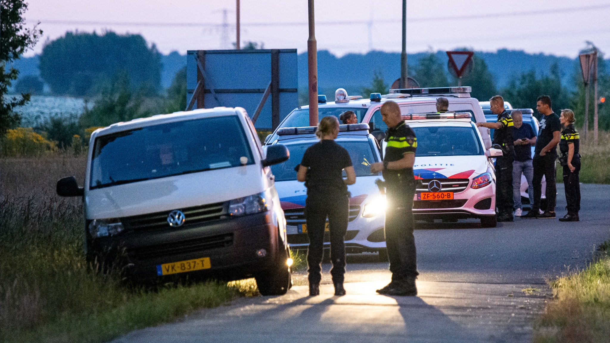 Levenloos Lichaam Aangetroffen Naast De Rondweg In Emmen – Emmen112